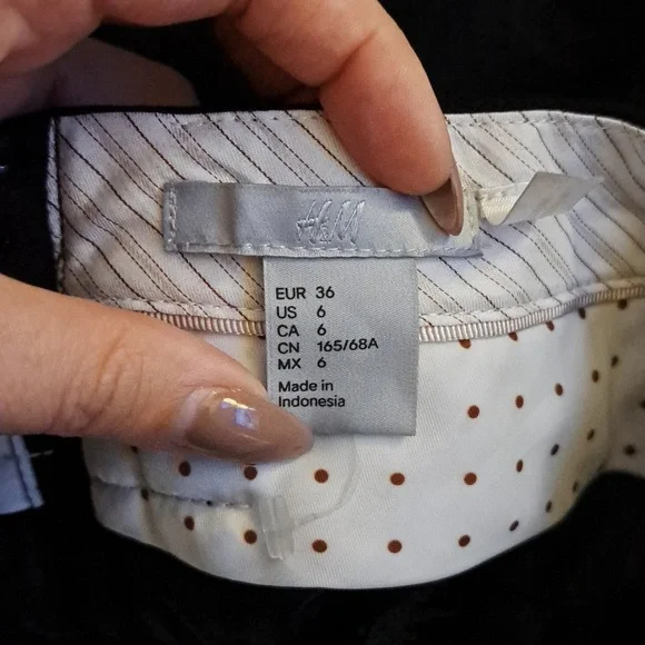 H&M Pencil Skirt - Picture 4 of 4